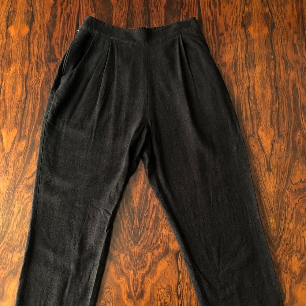 7115 by Szeki Signature Relaxed trouser in black